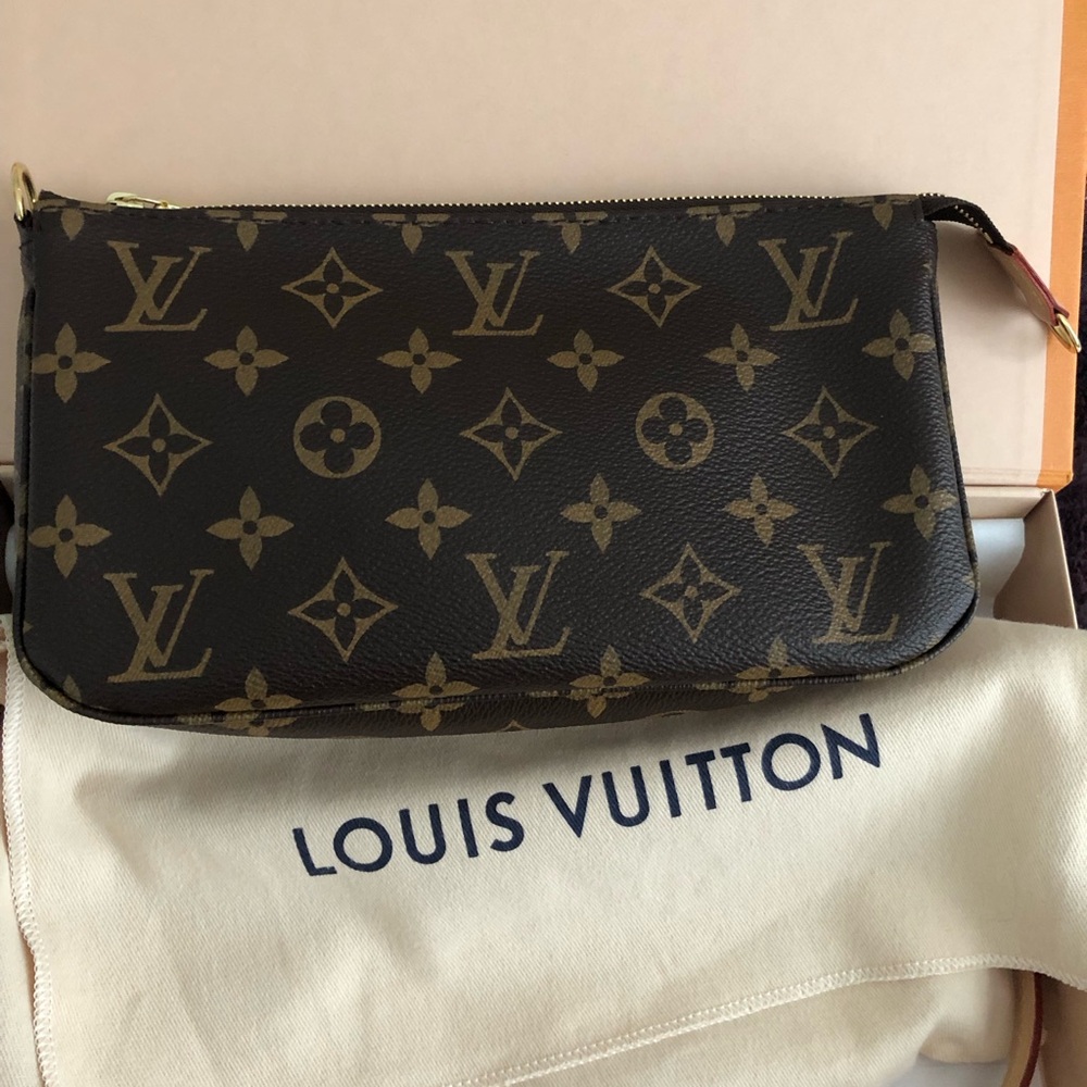Louis Vuitton Monogram Canvas Pochette Accessories - Picture 4 of 8